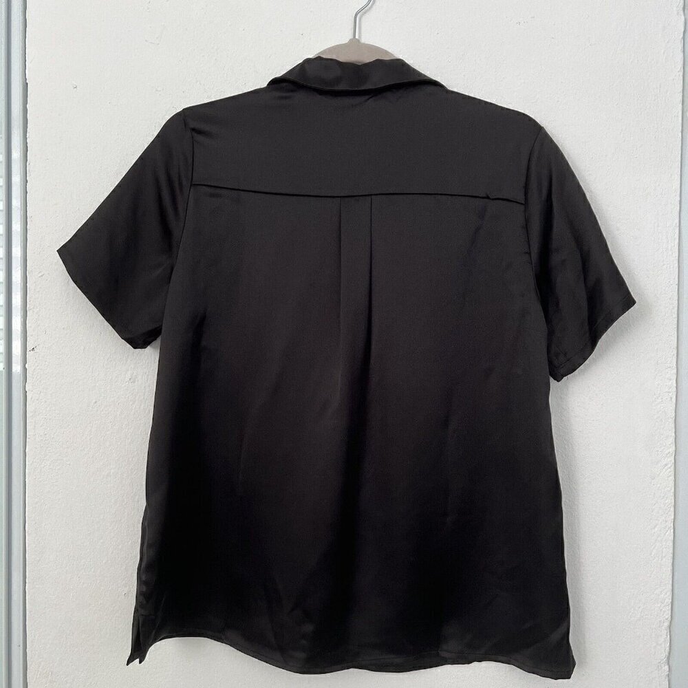 NEW Rachel Zoe Silky-smooth blouse Top MEDIUM Black Pockets abalone buttons - Picture 5 of 9